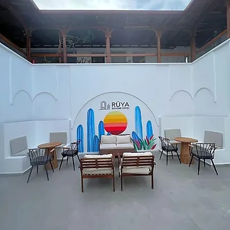 Rueya Boheme Αλικαρνασσός